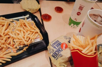 junk food - Credit Unsplash CC0 Public Domain (brandless)