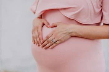 pregnancy-7 - Credit Unsplash - CC0 Public Domain.jpg